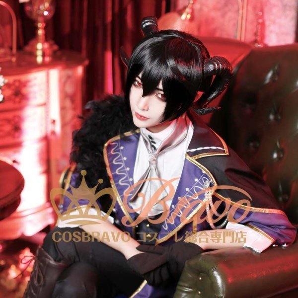朔間凛月 悪魔の館 78個＋2個 最も 割引 朔間凛月 ハート 缶バッジ 悪魔の館 缶バッジ